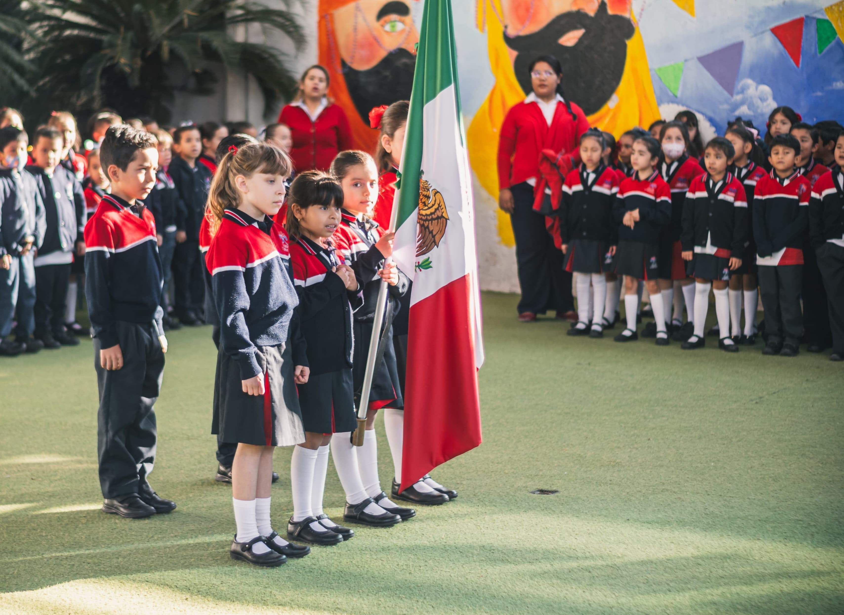 Explora nuestra vanguardia educativa que trasciende las fronteras del conocimiento.
